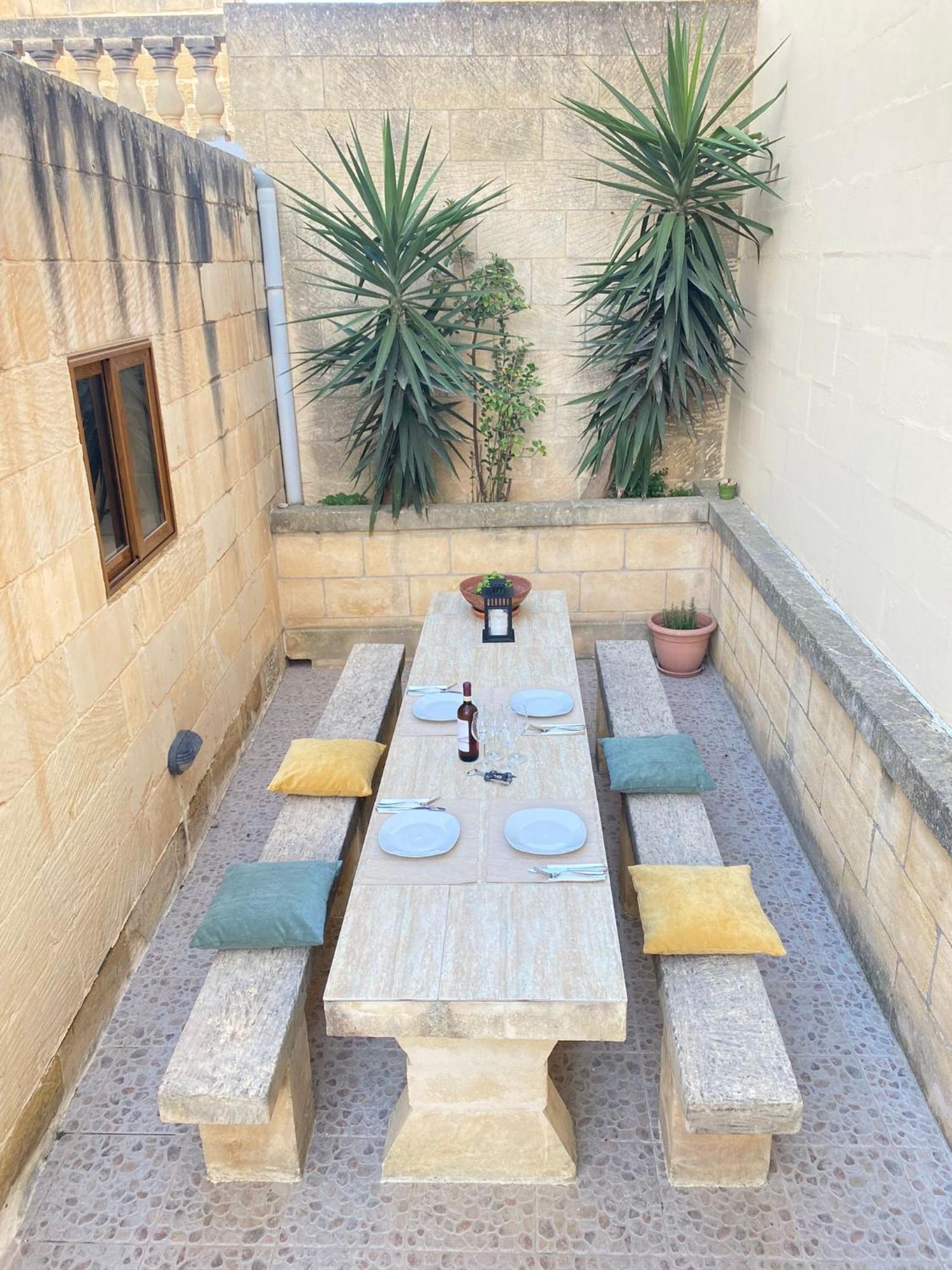 Xagħra A La Maison B&B מראה חיצוני תמונה